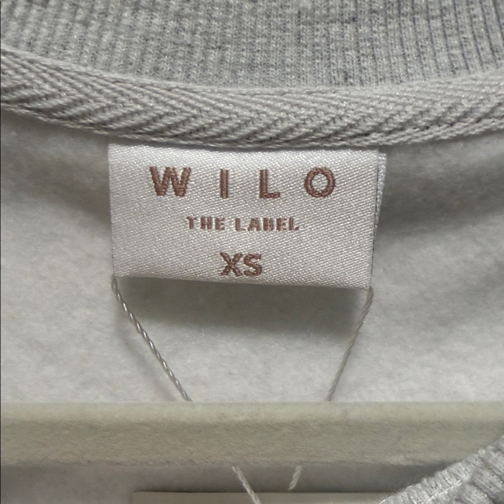 Club Wilo Women’s Gray Crewneck Sweatshirt, Size XS - Picture 4 of 7
